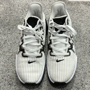 Nike LeBron witness VI TB size 9.5 mens